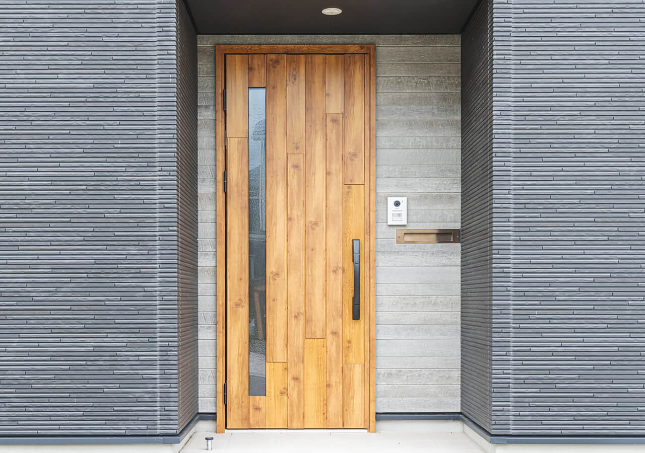 玄関ドア Entrance door